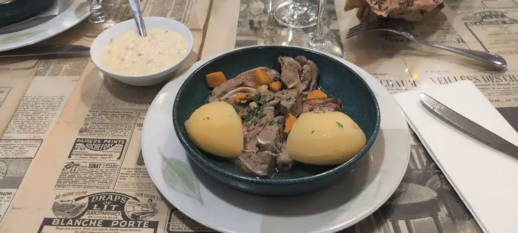 lacarelle jean-marc_La Poule Au Pot_Louhans_review