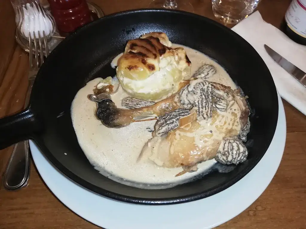 La Poule Au Pot Restaurant in Louhans