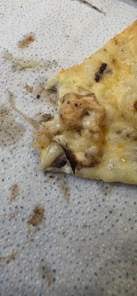 Mariine Legrand_PIZZA CHIC_Bassens_review