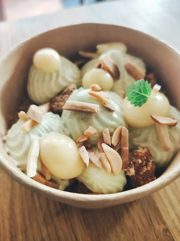 ADÉ FABRIK'_Charbuy_slider_image_2