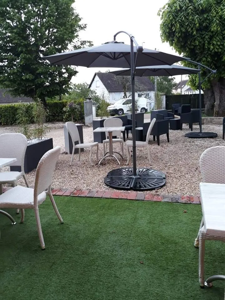 le relais de charbuy_Charbuy_slider_image_1