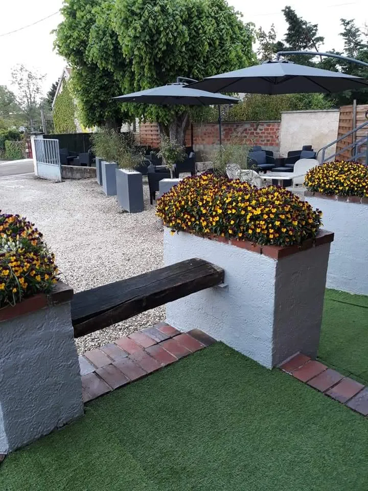 le relais de charbuy_Charbuy_slider_image_3