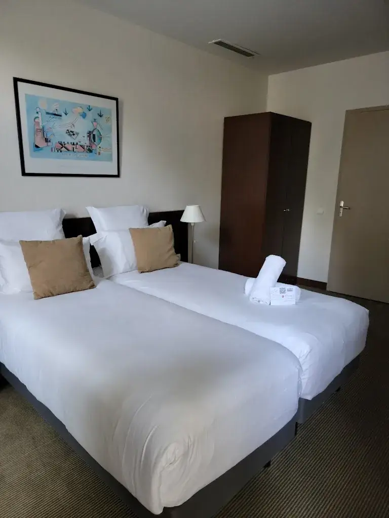 Hôtel le Donjon_Champlitte_slider_image_2