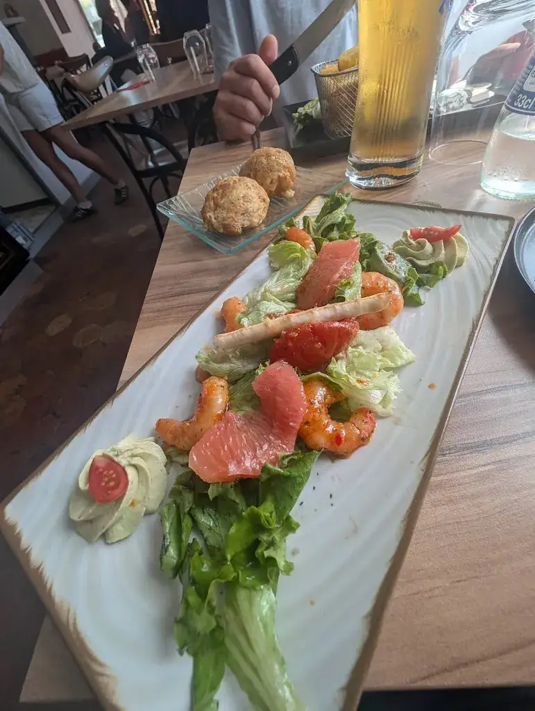 elise ounici_Restaurant Chez Lucie_Puisaye_review