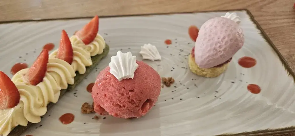 Restaurant Chez Lucie_Puisaye_slider_image_3