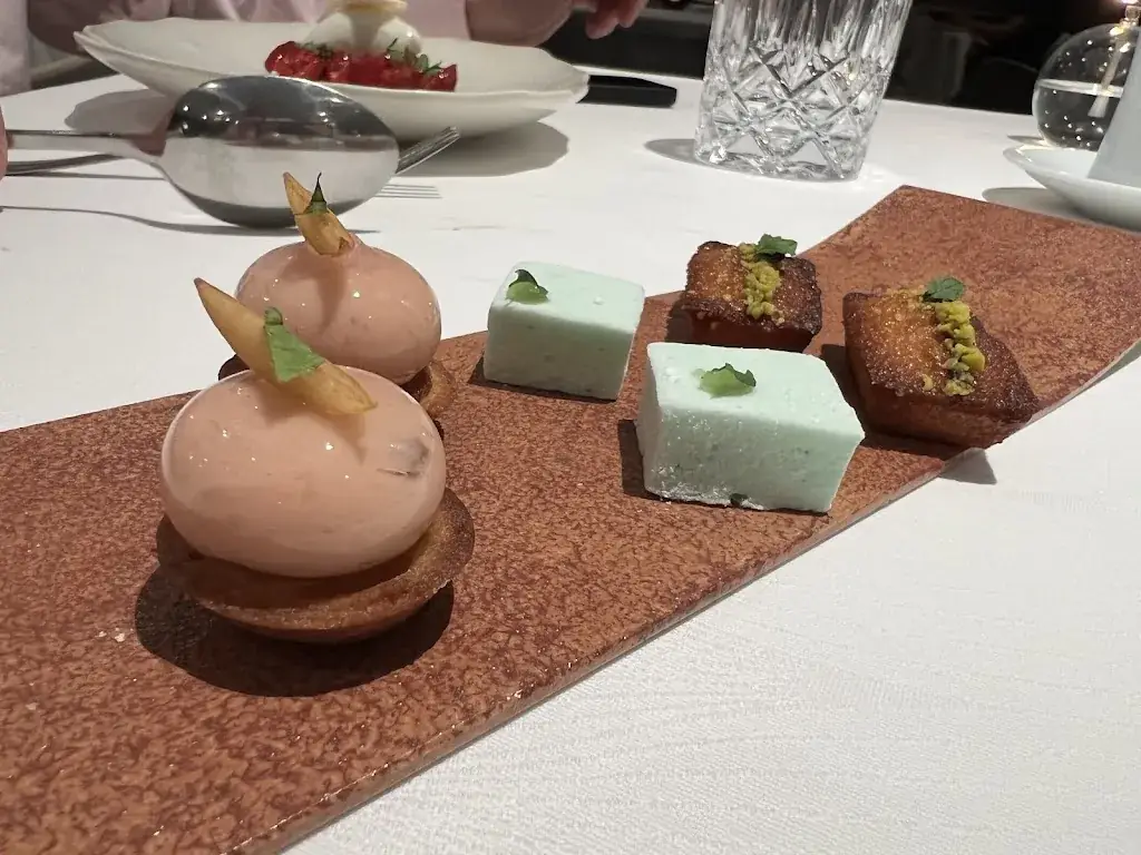 Menu_Château Mont Joly Hotel Restaurant Dole, Jura_Sampans_image_8