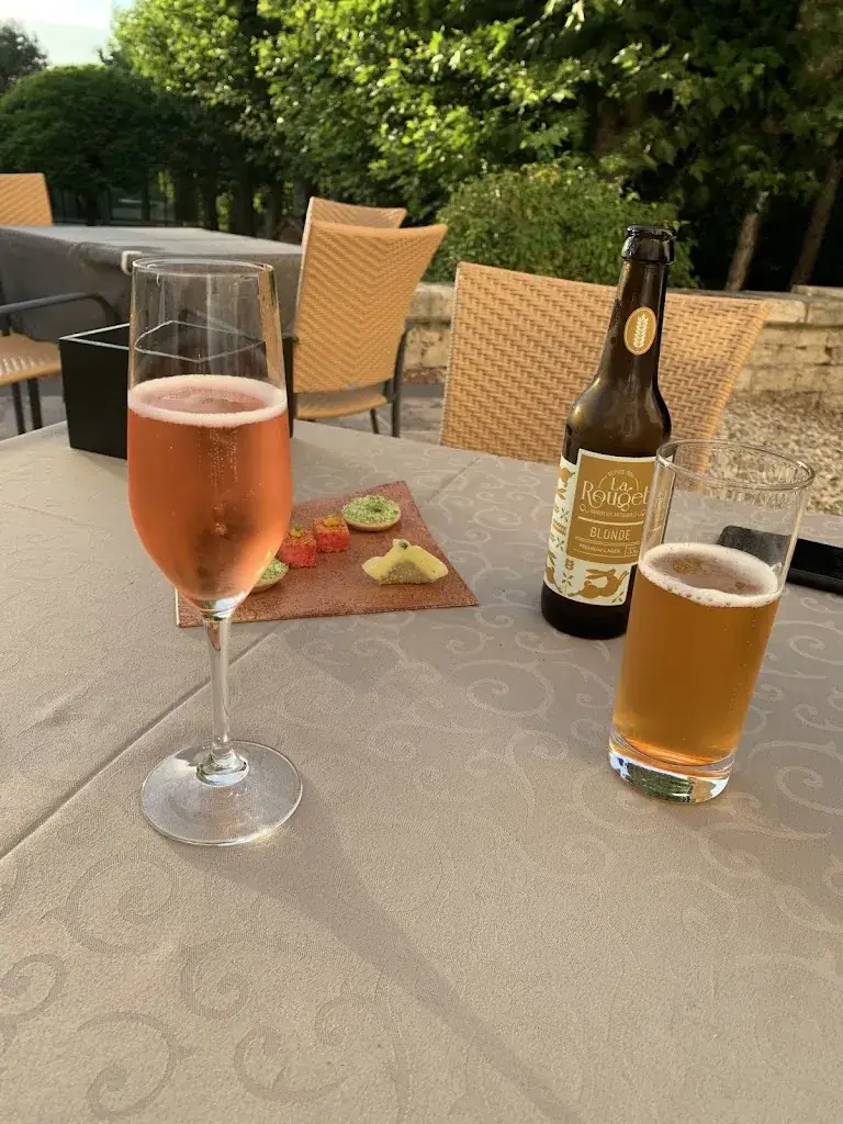 alissa finn_Château Mont Joly Hotel Restaurant Dole, Jura_Sampans_review