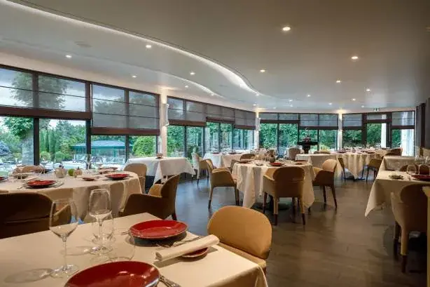 Château Mont Joly Hotel Restaurant Dole, Jura_Sampans_slider_image_1