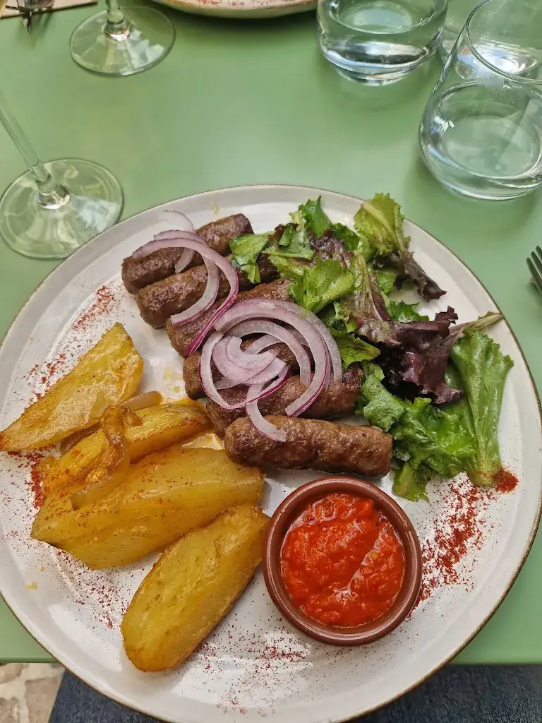 Angel Goodnight_Basta Cosi_Aubenas_review