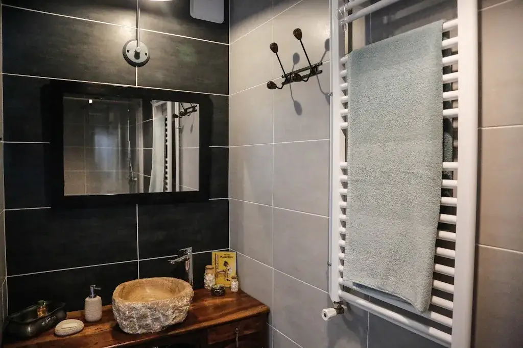 Au fond du terroir ... à gauche_Champvans_slider_image_3