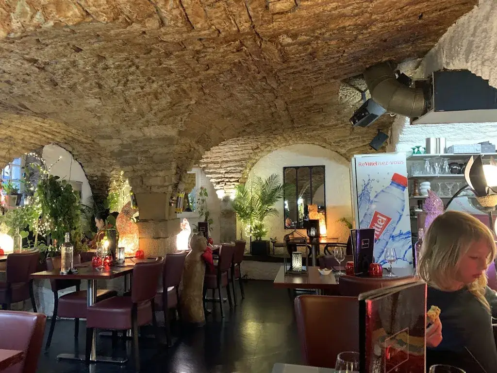 Sarayna Bilboa_La Demi Lune_Dole_review