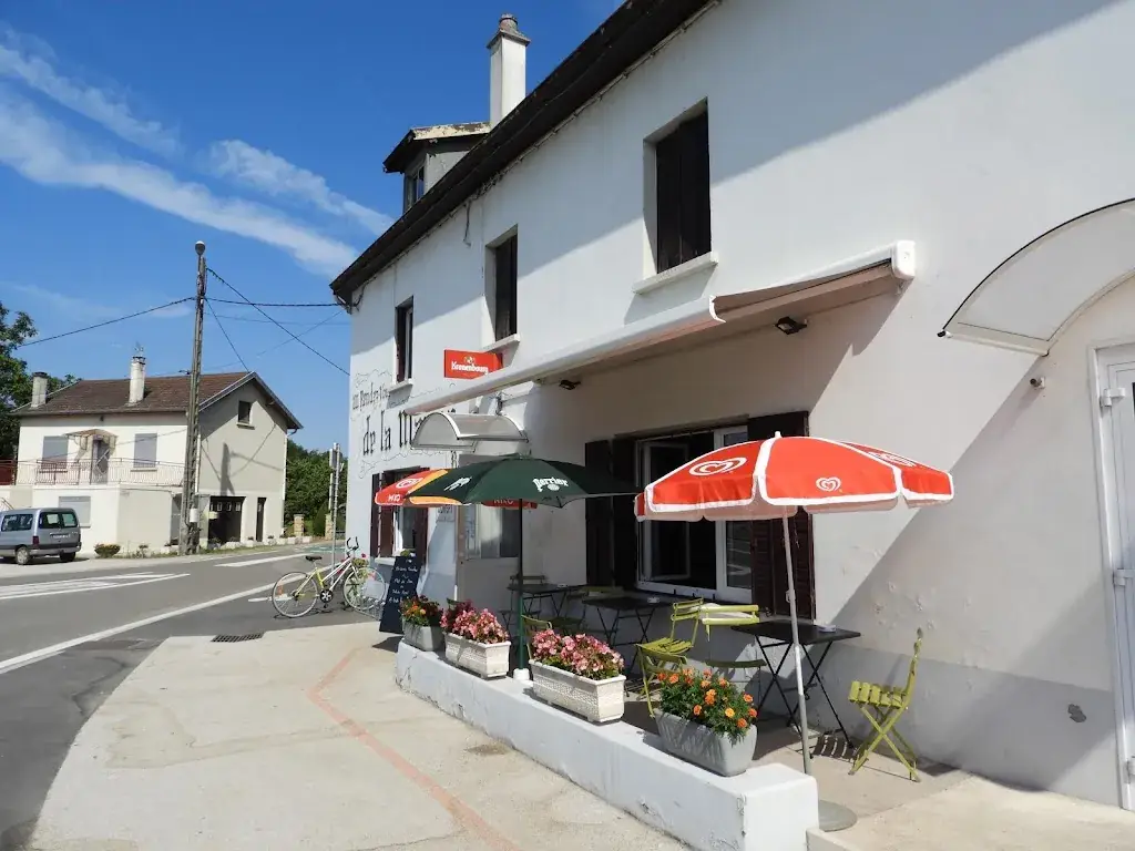 Le Relais Du Moulin restaurant in Monteplain