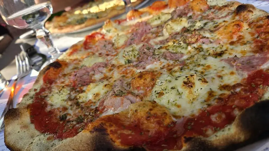 Tout le monde en parle - Restaurant / Pizzeria__slider_image_3