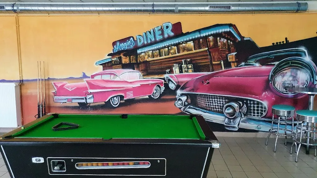 Angie's Burger_(Ville)_slider_image_2