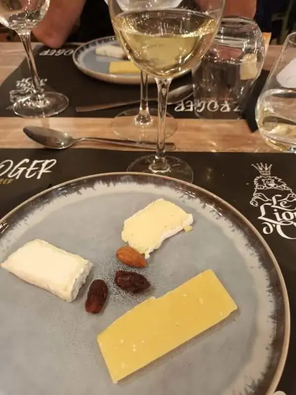 Gregory Mosnier_CHEZ ROGER_Charolles_review