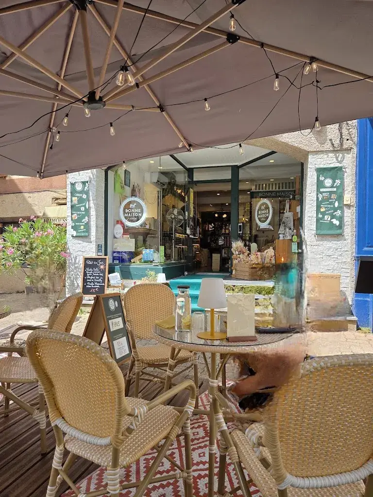 Bonne Maison : épicerie fine, bar-terrasse, caviste, idées cadeaux_Charolles_slider_image_3