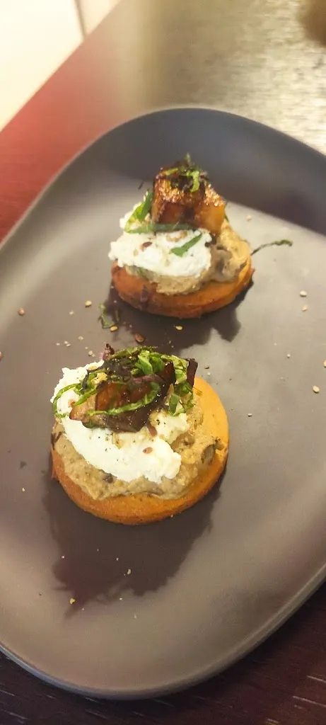 Stephanie Pages_L'Aubépine_Aubenas_review