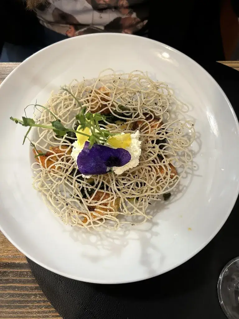 Lola Cunha Vaz_Restaurant l'Antre d'Eux_Aubenas_review