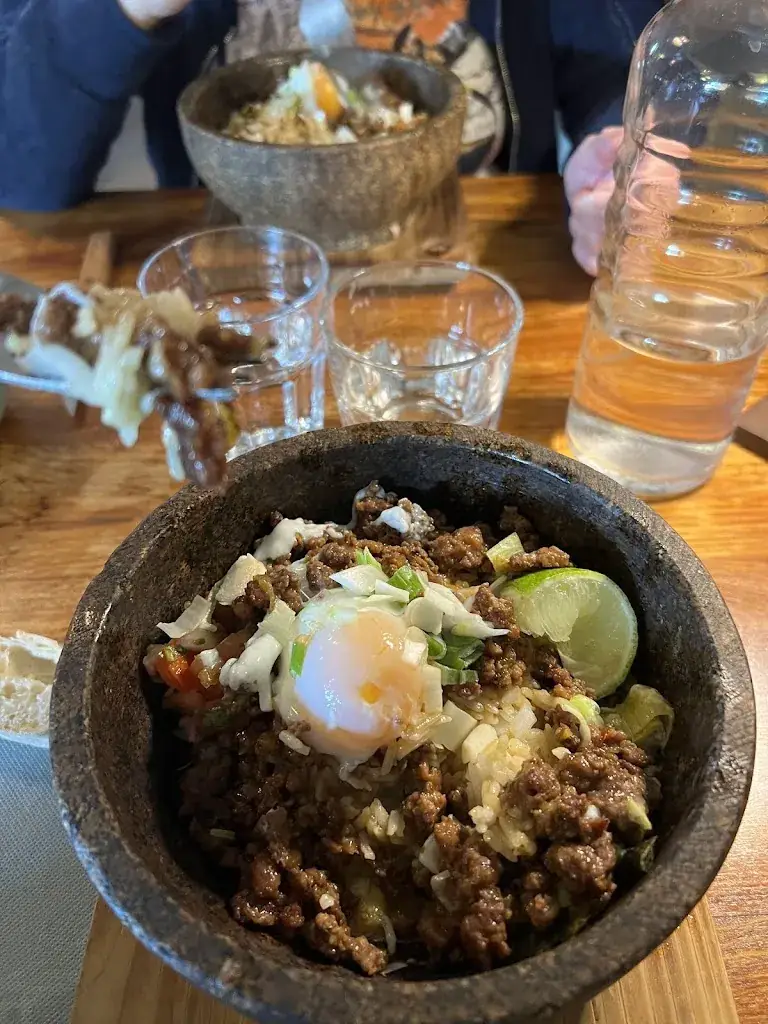 Robles Aline_Coquerie_Saint-Étienne-de-Fontbellon_review