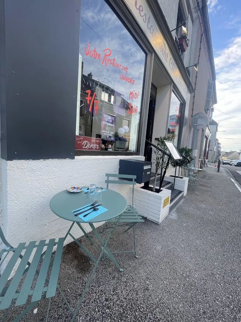 Chez Sonny restaurant in Chéroy