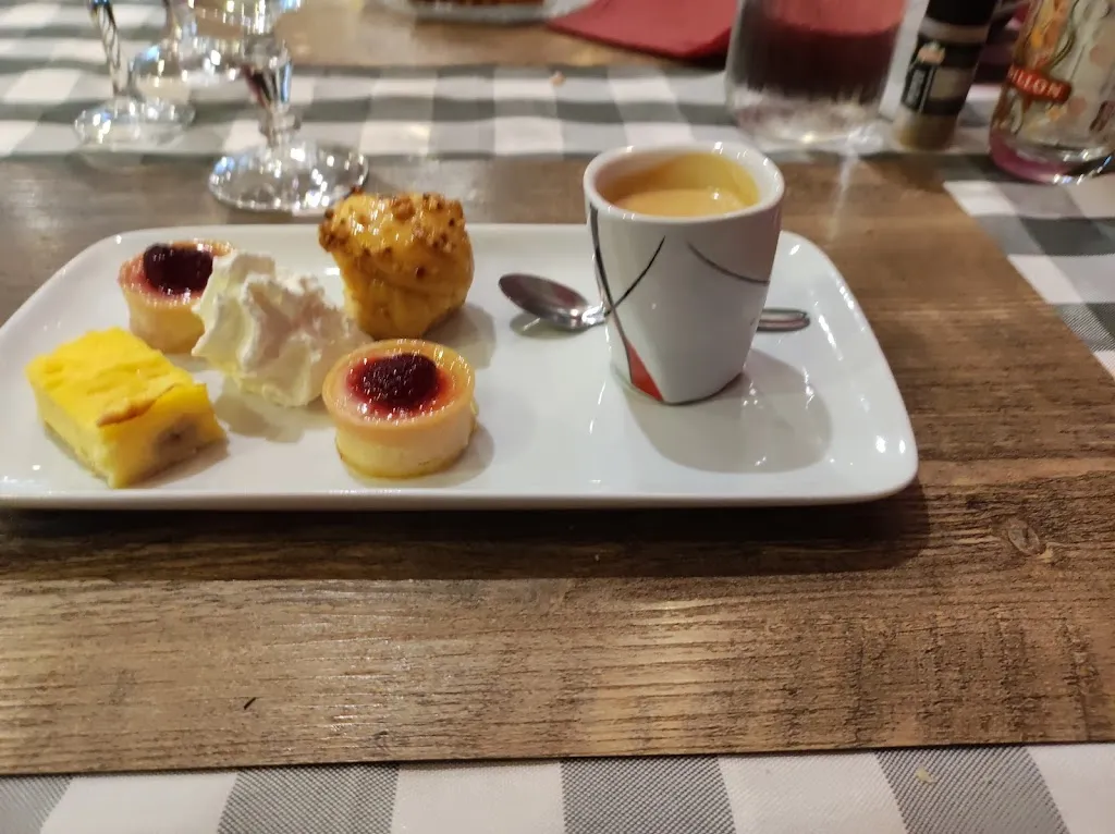 Patricia Rosique_Restaurant le ponson chez Flo et Sasa_Aubenas_review