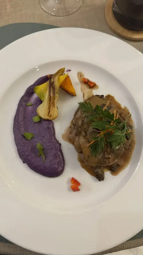 Marie Guillet_L'Escale 87_Villeblevin_review