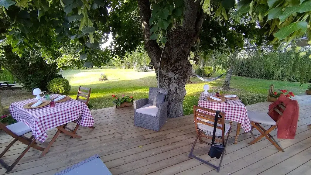 L'Escale 87 restaurant in Villeblevin