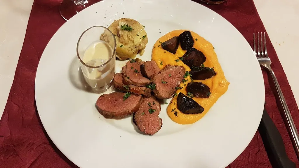 L'Auberge le Cheval Blanc_Perrecy-les-Forges_slider_image_2