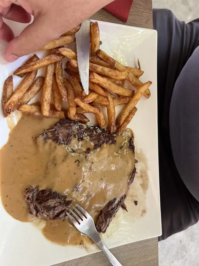 Audrey Laroche_Safrania Bistrorant_Aubenas_review