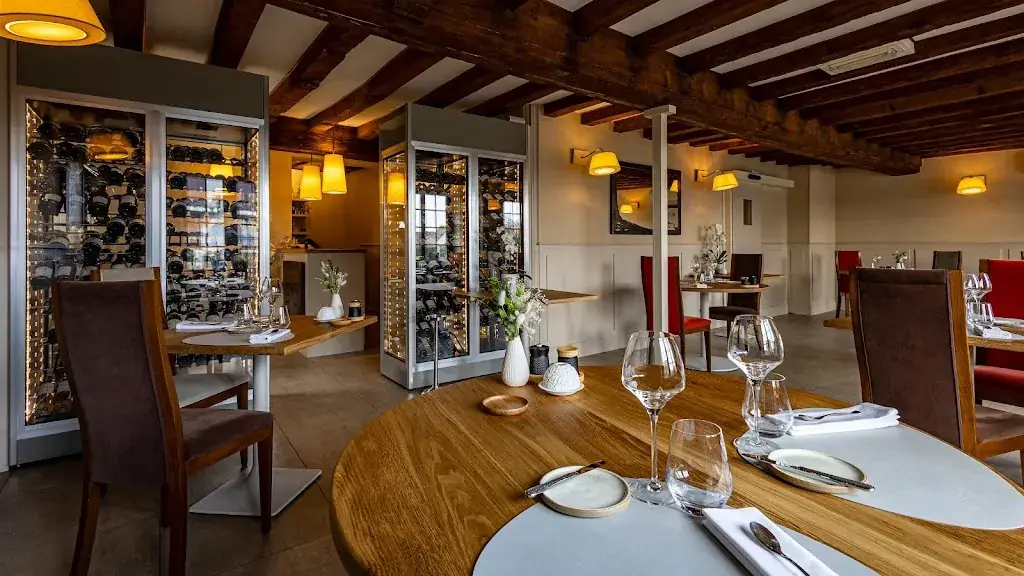 Restaurant Le Saint Loup restaurant in Saint-Loup-de-Varennes