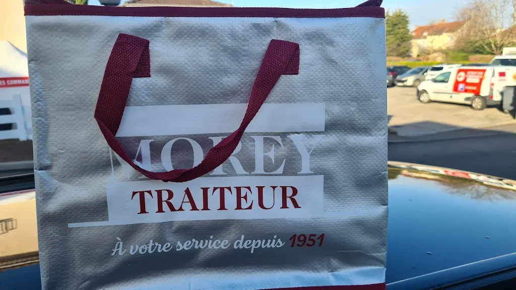 Clement Gracyk_Morey Traiteur - Maître Artisan Châlon sur Saône - Banquet Mariage Buffet Entreprise_Châtenoy-le-Royal_review