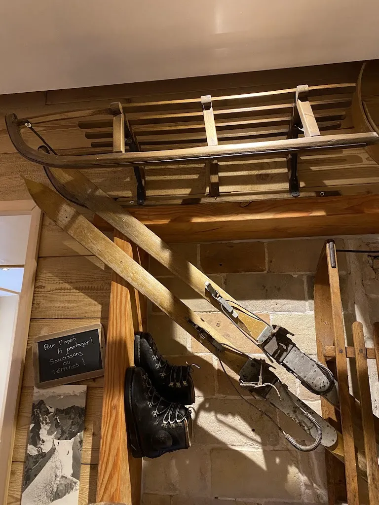 Nina Neumayr_Le Planté d'bâton_Chalon-sur-Saône_review