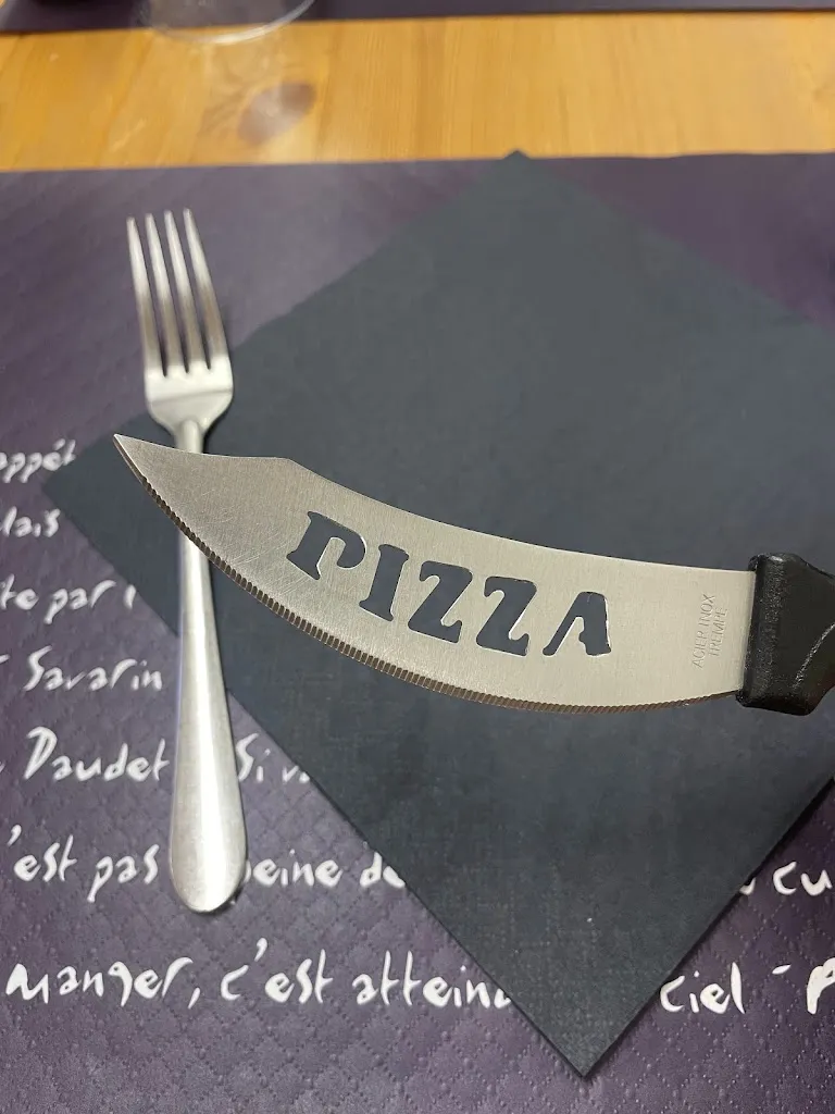 Aleksandra Svidlova_Pizza Saint Sauveur_Chevigny-Saint-Sauveur_review