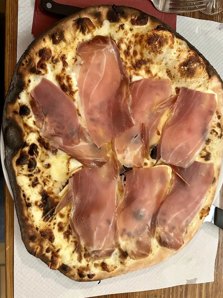 Patrick HENRY_Pizzeria la Calèche_Varces-Allières-et-Risset_review