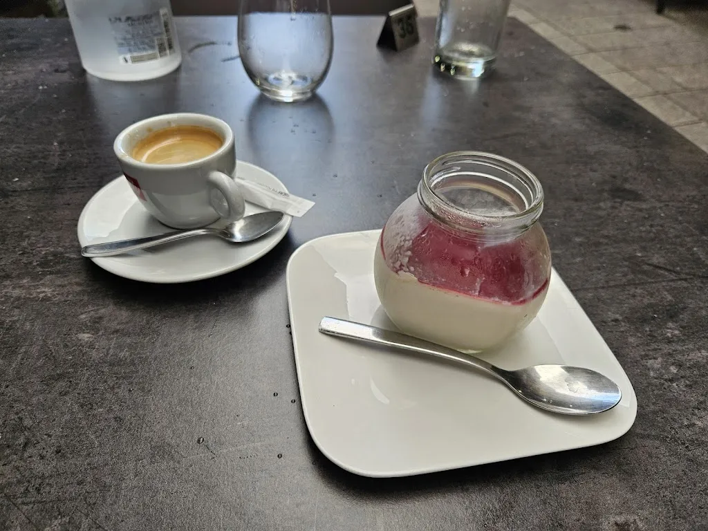 Stoyko Bussarov_Tarmac_Chalon-sur-Saône_review