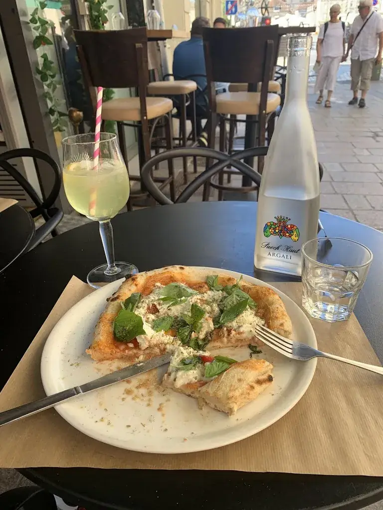 Katrina Hainline_Basta Così_Chalon-sur-Saône_review