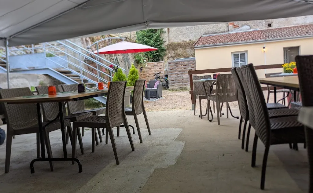 Les Gourmets de la Tour Bajole restaurant in Couches