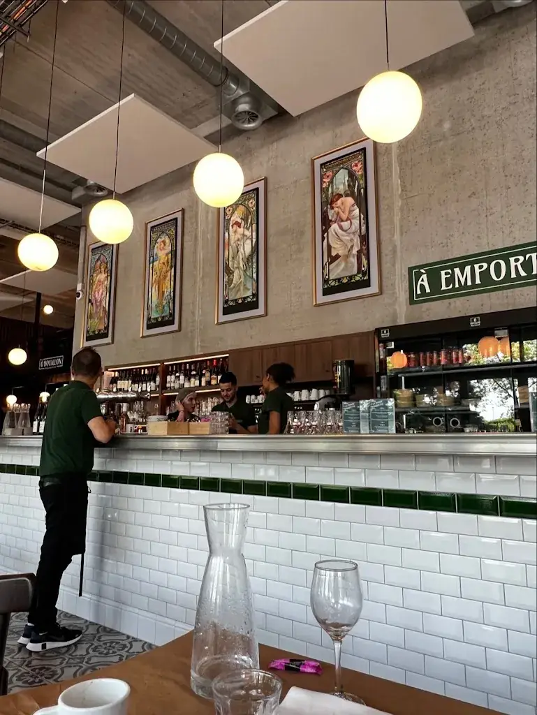 Michael B_Ô Bouillon_Champigny-sur-Marne_review