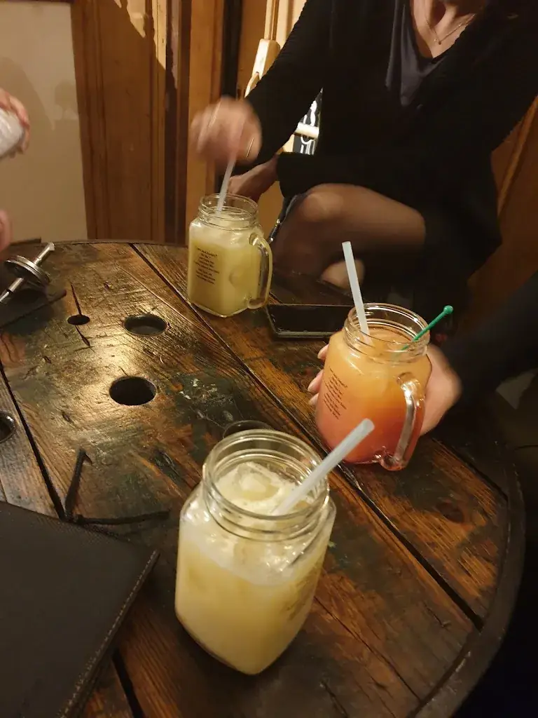 Pauline f_Le Black Sheep_Aubenas_avis