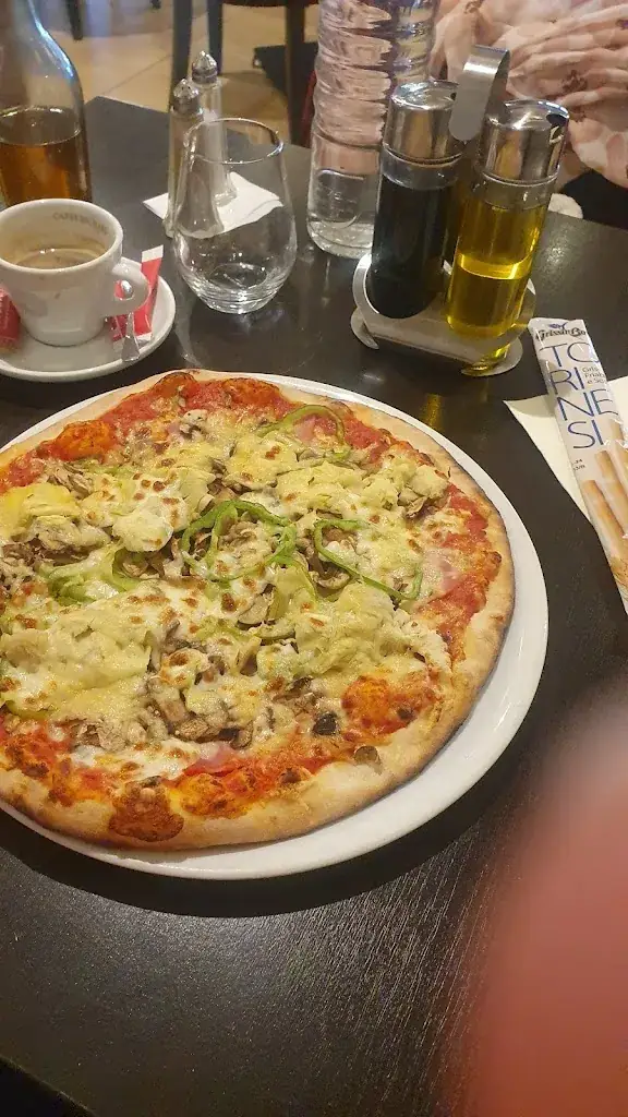 Two tickets to Paris Paris_Pizza Del Piano_Saint-Maur-des-Fossés_review