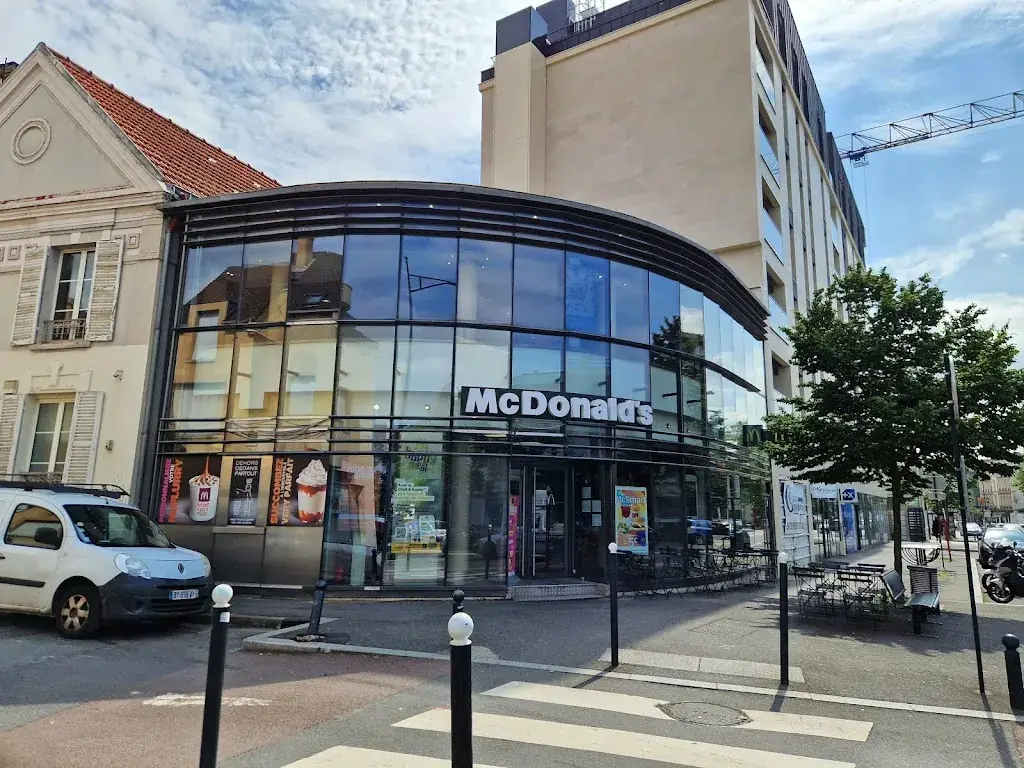 McDonald's_Champigny-sur-Marne_slider_image_3