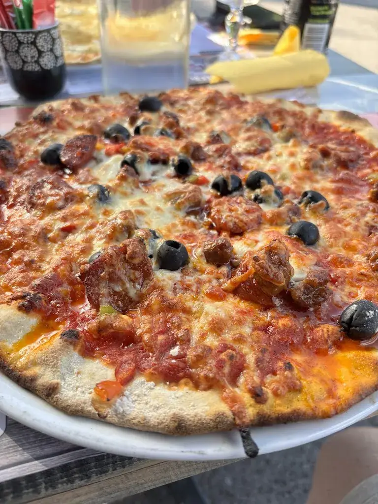 Florian CHEVALLIER_PIZZBURG_Colombier-Fontaine_review