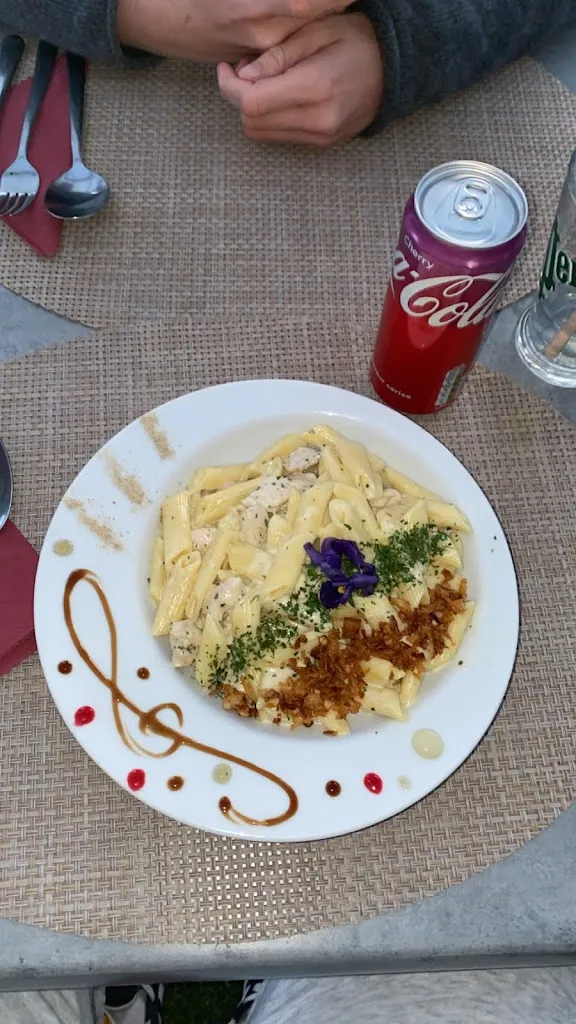 Nora Mh_La Terrasse_Valdoie_review