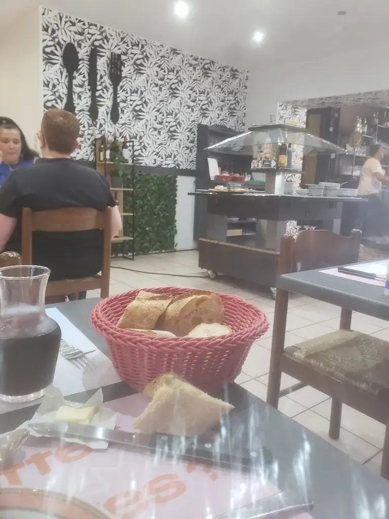 Stéphane_Aux Amis de la Route_Champigny_review