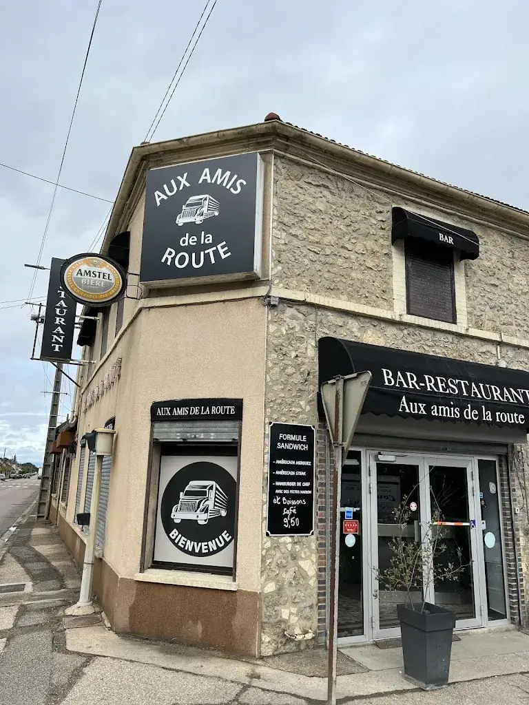 Aux Amis de la Route ristorante a Champigny