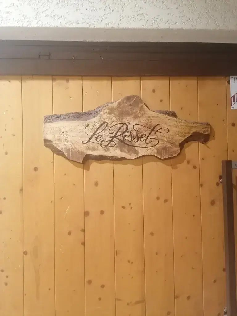 Deborah Ladakis_Le risset_Varces-Allières-et-Risset_review