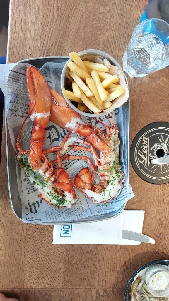 CHARBEL W_Léon Fish Brasserie - Port Cergy_Cergy_review