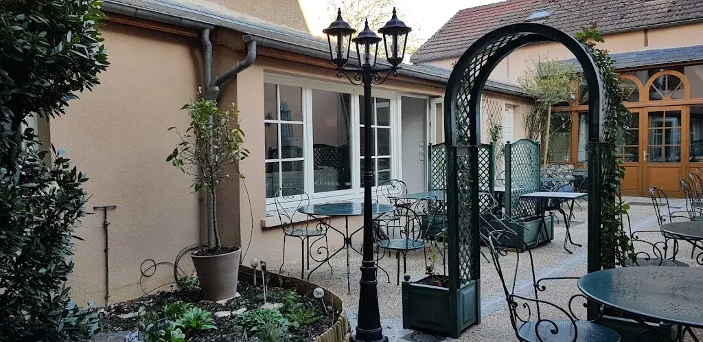 Hôtel de l'Europe Restaurant le Cépage Salon de Thé Au Petit Bonheur_Corbigny_slider_image_1