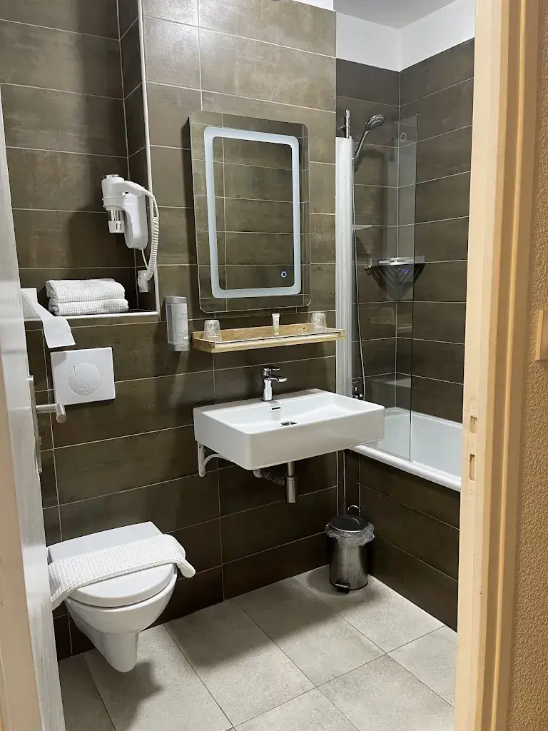 Hôtel La Buissonnière_Corbigny_slider_image_2