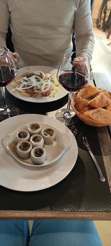 Léa GARROT_Cave St Louis_Corbigny_review